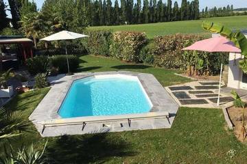 Chalet pour 3 personnes, avec vue ainsi que piscine et jardin en Indre-et-Loire