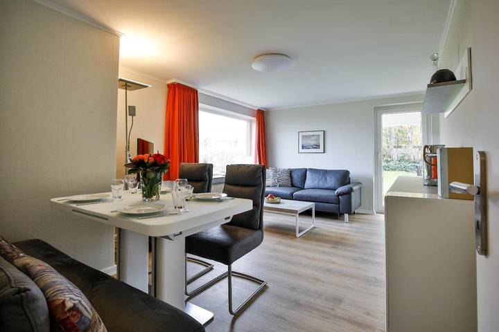 Ferienwohnung für 2 Personen, mit Terrasse und Garten in Wenningstedt - 4