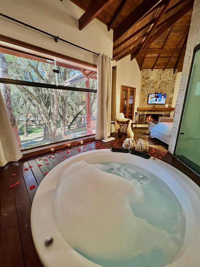 Lodge para 2 pessoas, com jardim e vista, com animais de estimação em Monte Verde