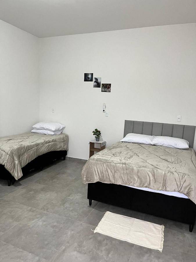 Pousadas para 4 pessoas, com vista e balcão, adaptado a crianças em Penha