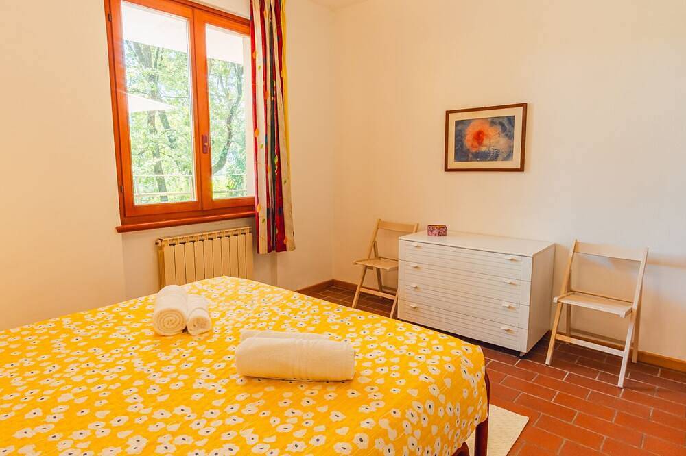 Wohnstätte-Gartenblick-Eigenes Badezimmer-Apartment-interno appartamento in Costermano, Gardasee-Berge