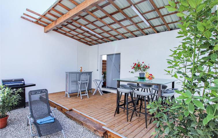 Location de vacances pour 10 personnes, avec piscine ainsi que terrasse et jardin à Salon-de-Provence - 3