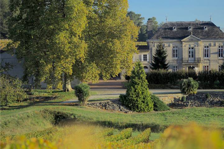 Location de vacances pour 9 personnes, avec Jardin à Lansac