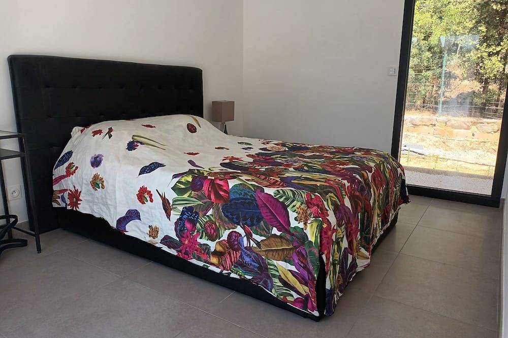 Villa Neuve 180m² Isolée Hauteurs Prades le Lez : 4 Vastes Chambres, Piscine 8x4 in Prades-le-Lez, Montpellier region