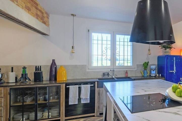 Gîte pour 8 personnes, avec piscine à Vénéjan - 3