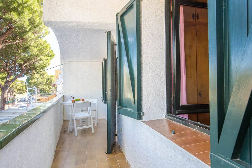 Geheel appartement, 1Arch1 Basic 2 bedroom apartment close to the lovely beach of Pals. in Pals, Costa Brava