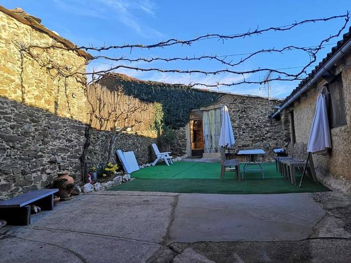 Casa rural para 14 personas, con piscina y terraza en Aliste - 2