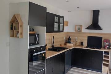 Gîte pour 6 personnes, avec terrasse ainsi que piscine et jardin à Coulogne