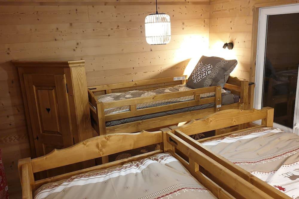 Chalet 14 personnes cœur station skis aux pieds. Classé tourisme Handicap in Le Lioran, Laveissière