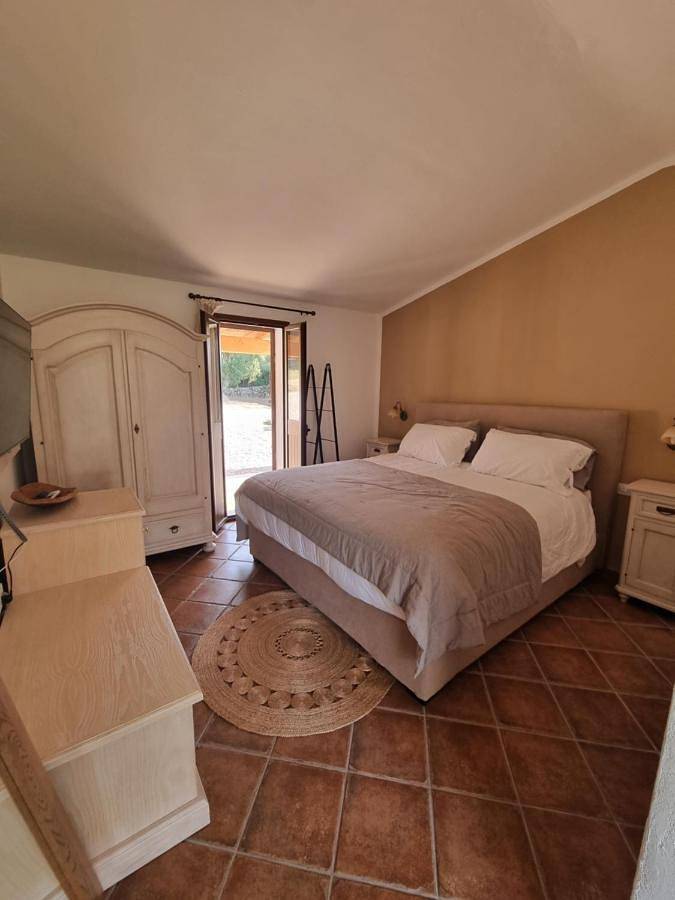 Location de vacances pour 2 personnes, avec Terrasse ainsi que Jardin et Piscine à Sant'Antonio di Gallura - 3