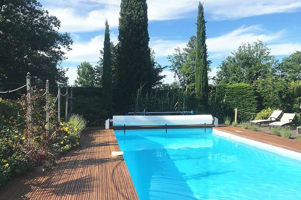 Cabaña de lujo con balcón y gran piscina in Saint-Cybranet, Périgord Noir