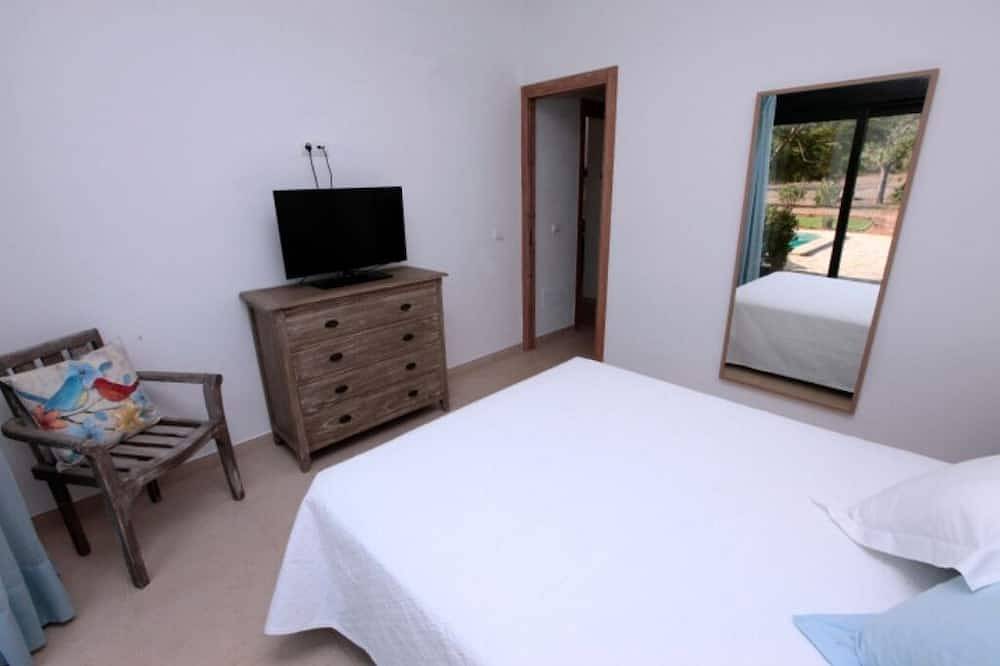 Charming villa in the middle of nature in St Miquel de Balansat, Sant Joan de Labritja