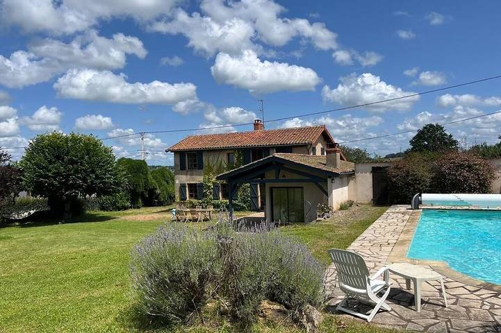 Location de vacances pour 12 personnes, avec jardin, animaux acceptés dans Saint-Denis-de-Cabanne