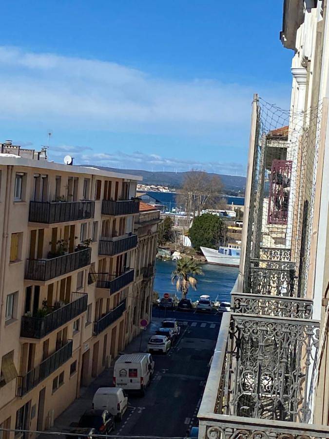 Gîte pour 4 personnes, avec vue et terrasse, animaux acceptés dans Theatre Moliere Scene Nationale