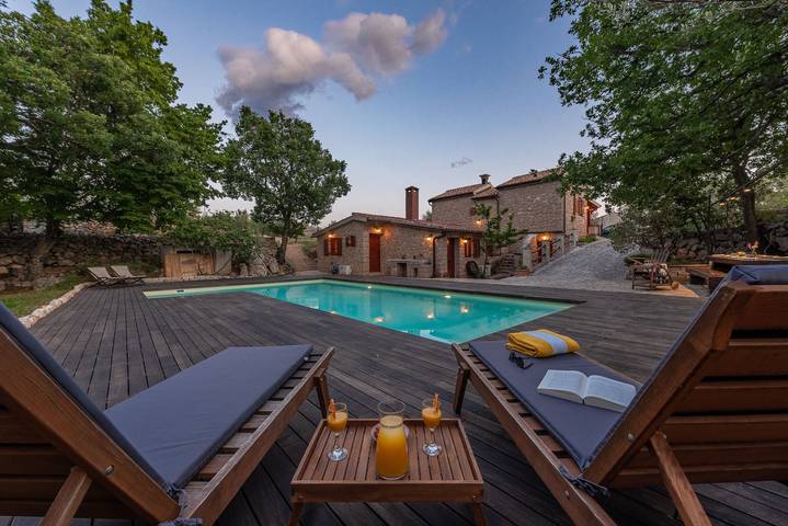 Ferienhaus für 6 Personen, mit Terrasse und Garten in Starigrad - 2