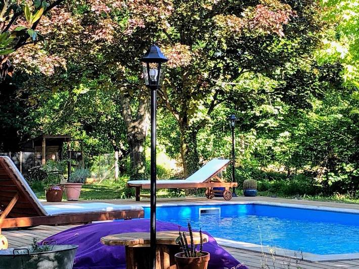 Chambre d’hôte pour 4 personnes, avec Balcon et Terrasse ainsi que Jardin et Piscine à Grane