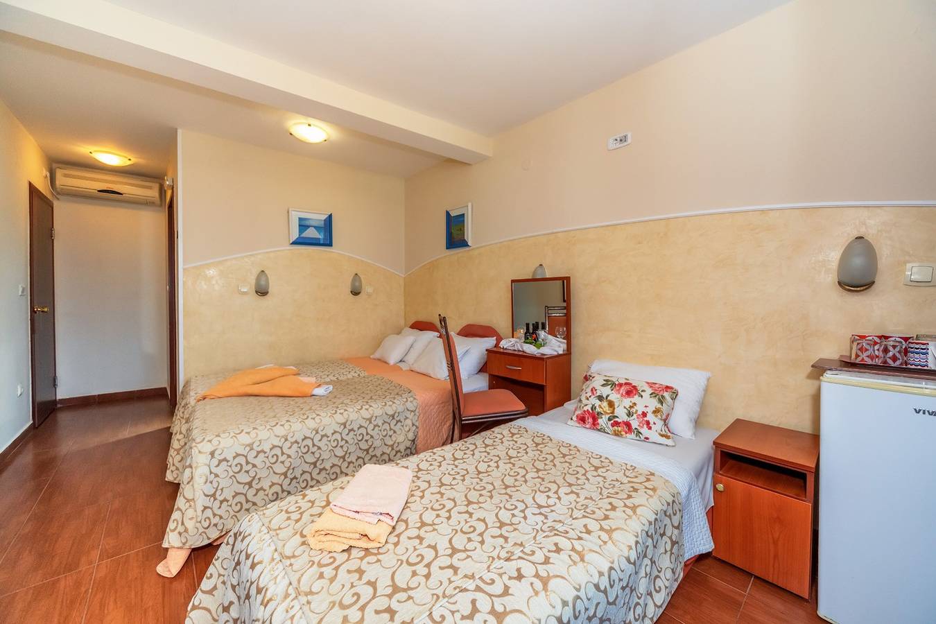 Triple Room with sea view in Petrovac na Moru, Opština Budva
