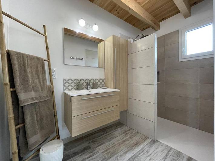 Location de vacances pour 2 personnes, avec terrasse, animaux acceptés à Bardos - 4