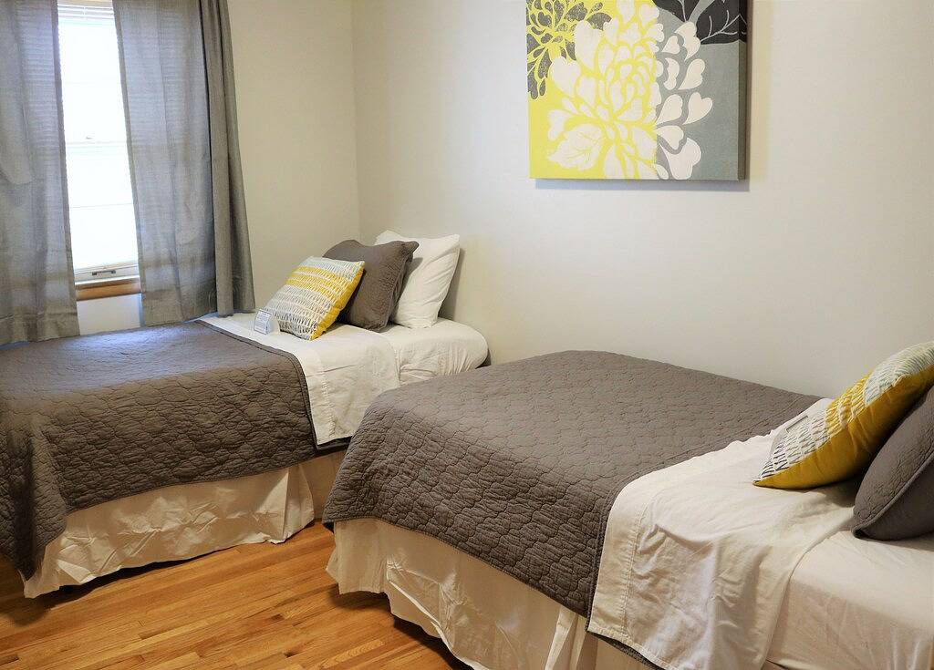 1 mi. von der Mayo Clinic; auf der Buslinie in Rochester (MN), Olmsted County