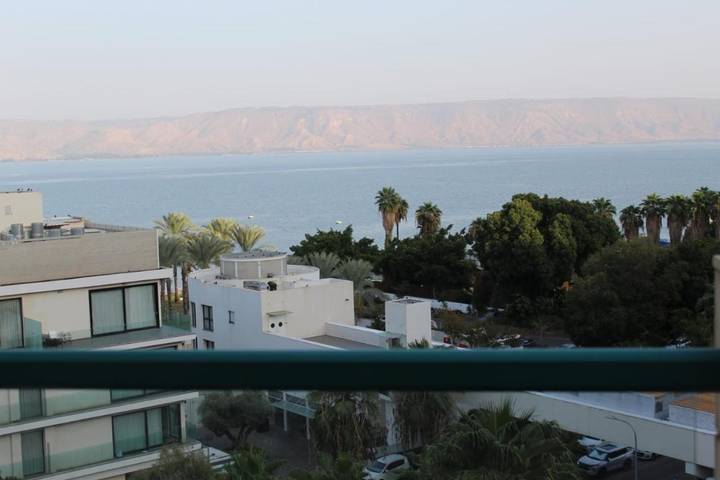 Appartement de vacances pour 4 personnes, avec vue sur le lac ainsi que vue et balcon