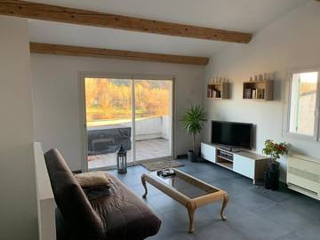 Gîte pour 4 personnes, avec vue et terrasse à Vinon-sur-Verdon