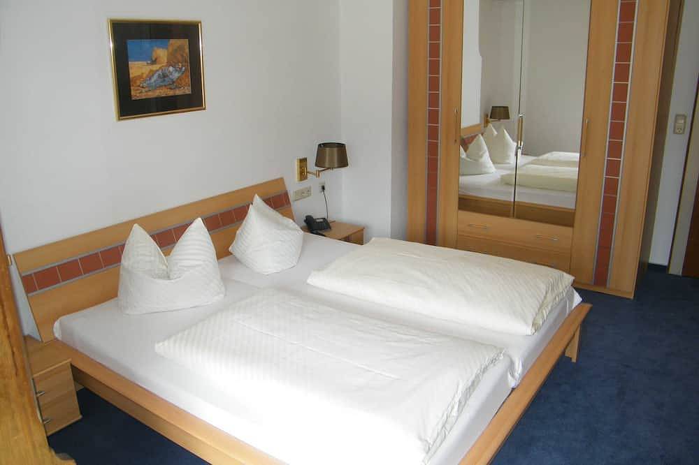 Larger standard double room - Waldhotel Dornröschenshöh in Hemfurth-Edersee, Edertal