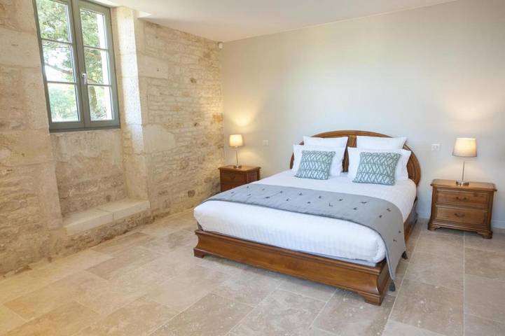 Location de vacances pour 6 personnes, avec terrasse ainsi que piscine et jardin, animaux acceptés à La Cassagne - 4