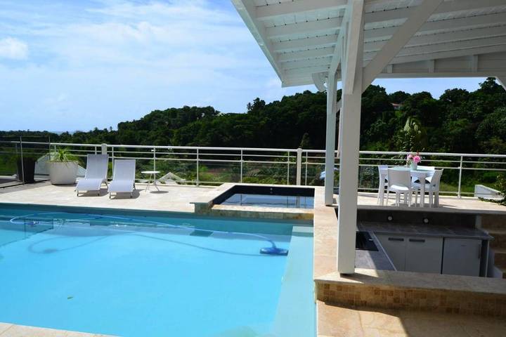 Gîte pour 2 personnes, avec piscine ainsi que jacuzzi et jardin à Petit-Bourg - 3