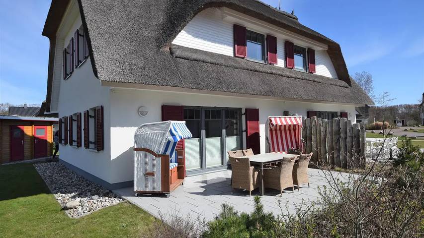 Ferienhaus für 7 Personen, mit Sauna und Balkon sowie Garten in Boltenhagen