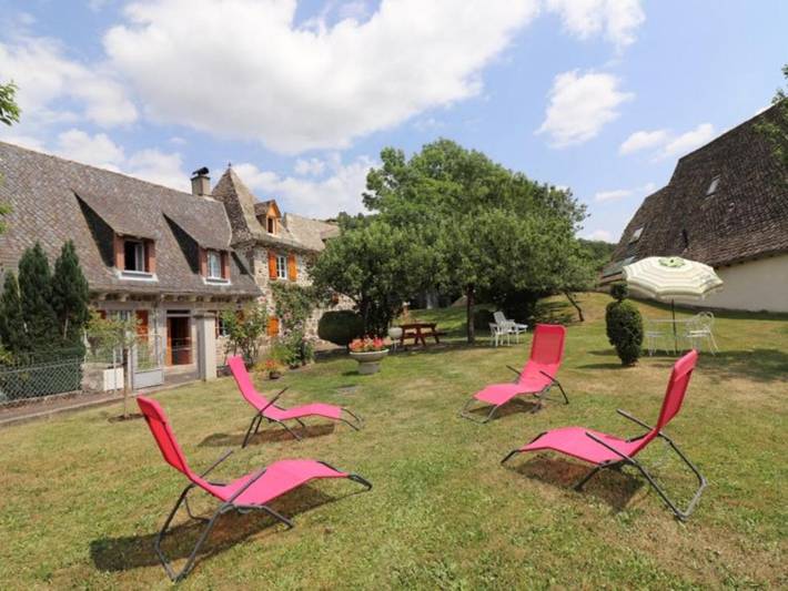 Location de vacances pour 6 personnes, avec jardin à Jou-sous-Monjou - 2