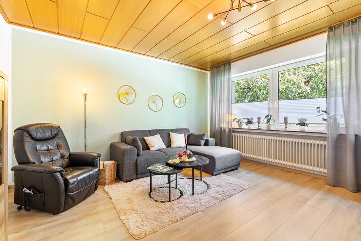 Geheel appartement, Vakantiewoning 'Mama Mia' met gemeenschappelijke tuin in Menden (Sauerland), Märkischer Kreis