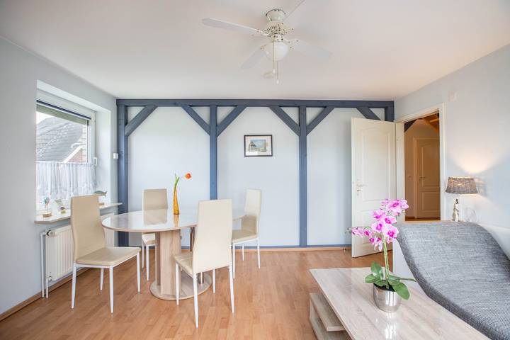 Ganze Wohnung, Ferienwohnung "Haus Liberty 2" mit Balkon, Gemeinschaftsgarten und Wlan in Büsum, Kreis Dithmarschen