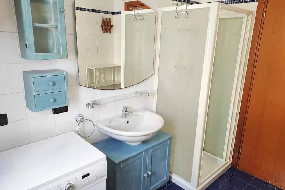 Entire apartment, 5 Beds - Garden - Pvt Parking - Independent in Vicenza, Vicenza Province