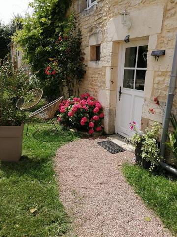 Cottage pour 2 personnes, avec jardin et terrasse, animaux acceptés à Bouhy