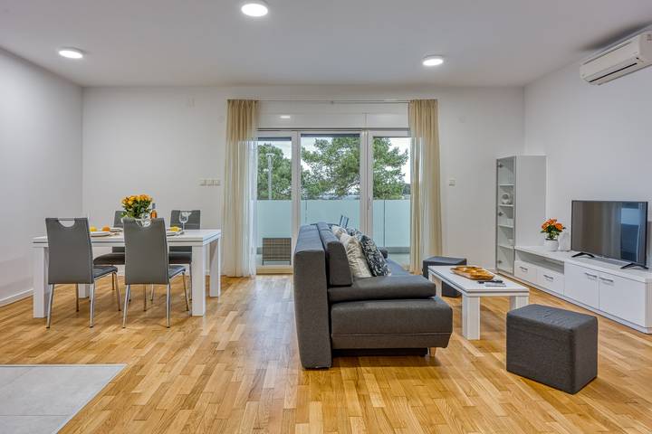 Ferienwohnung für 2 Personen, mit Balkon und Meerblick in Mali Lošinj - 2