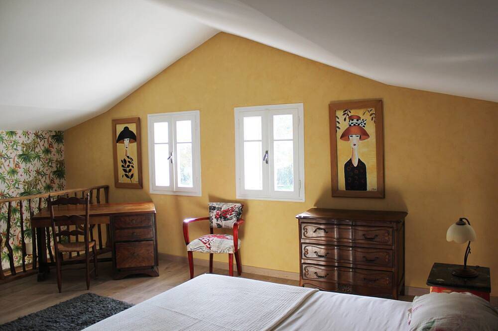 Charming ecological cottage in the middle of a large garden in Monteux, Vaucluse