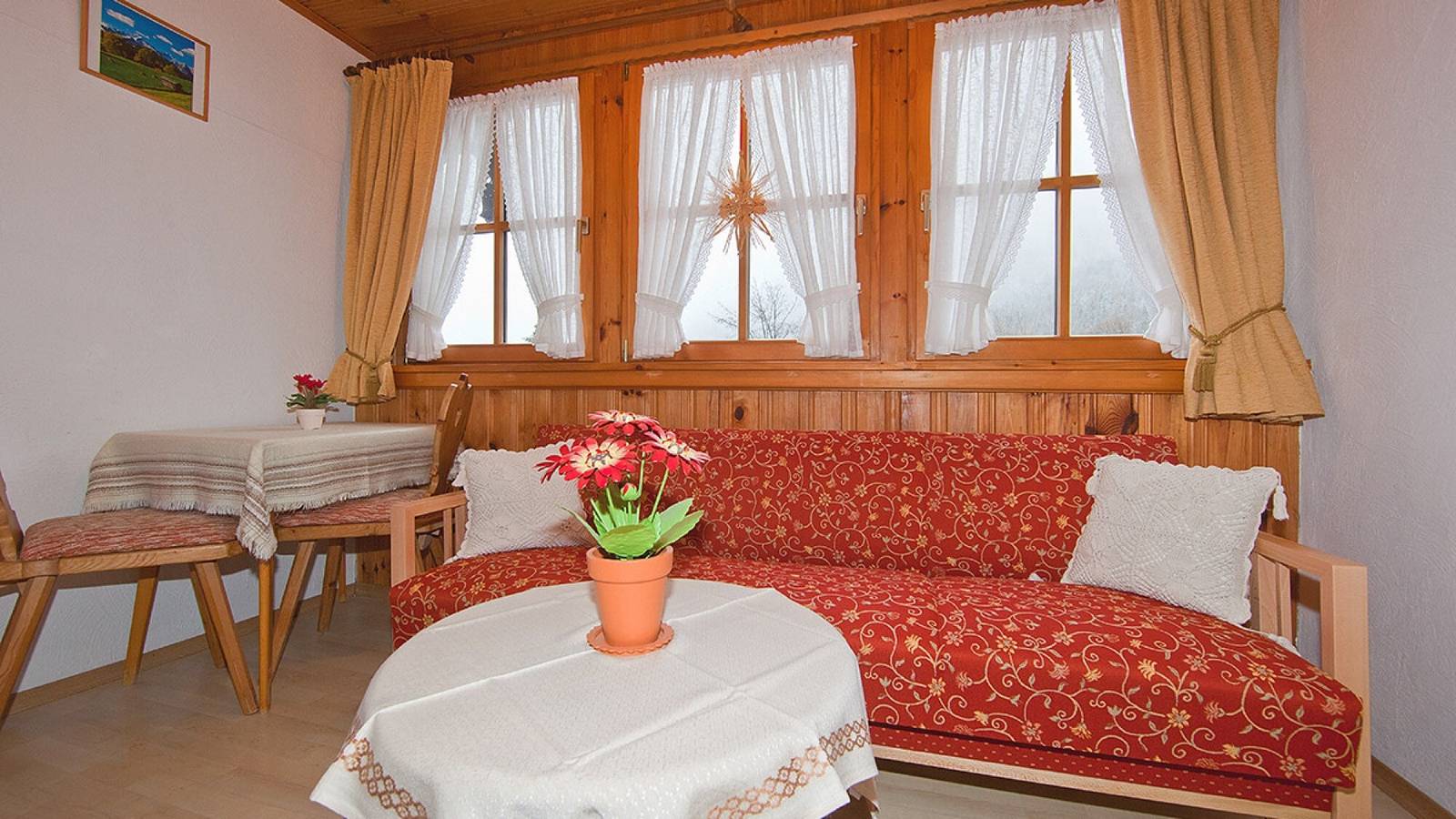 Ganze Wohnung, Ferienwohnung 1" mit Bergblick, Gemeinschaftsgarten und Wlan in Mittenwald, Bayerische Alpen