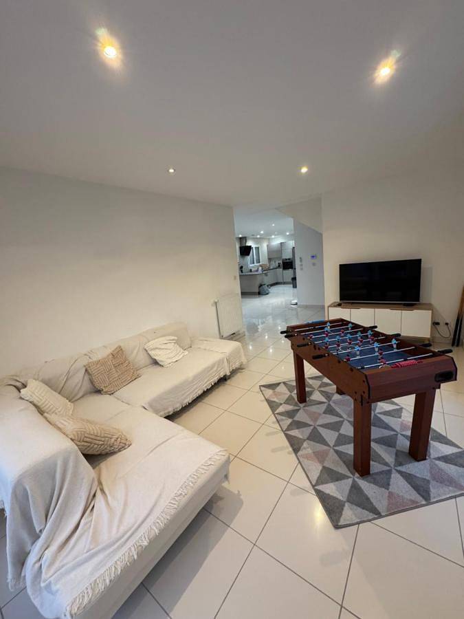 Location de vacances pour 5 personnes, avec jardin ainsi que terrasse et piscine à Marcy-l'Étoile - 4