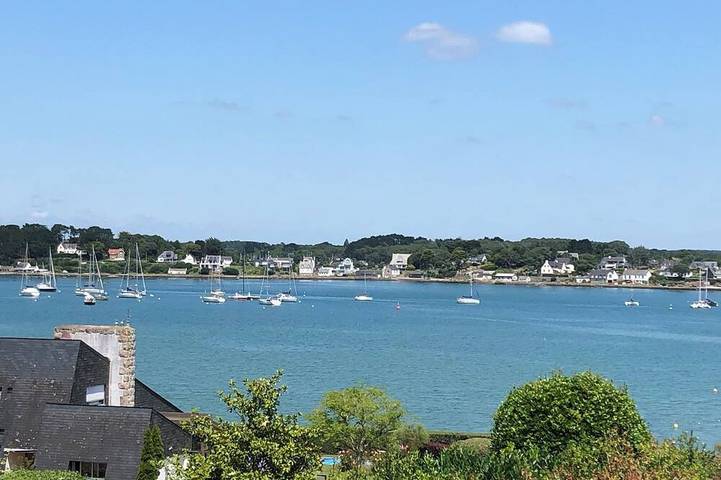 Location de vacances pour 11 personnes, avec jardin et terrasse, animaux acceptés dans Plage De Men Allen La Trinite Sur Mer