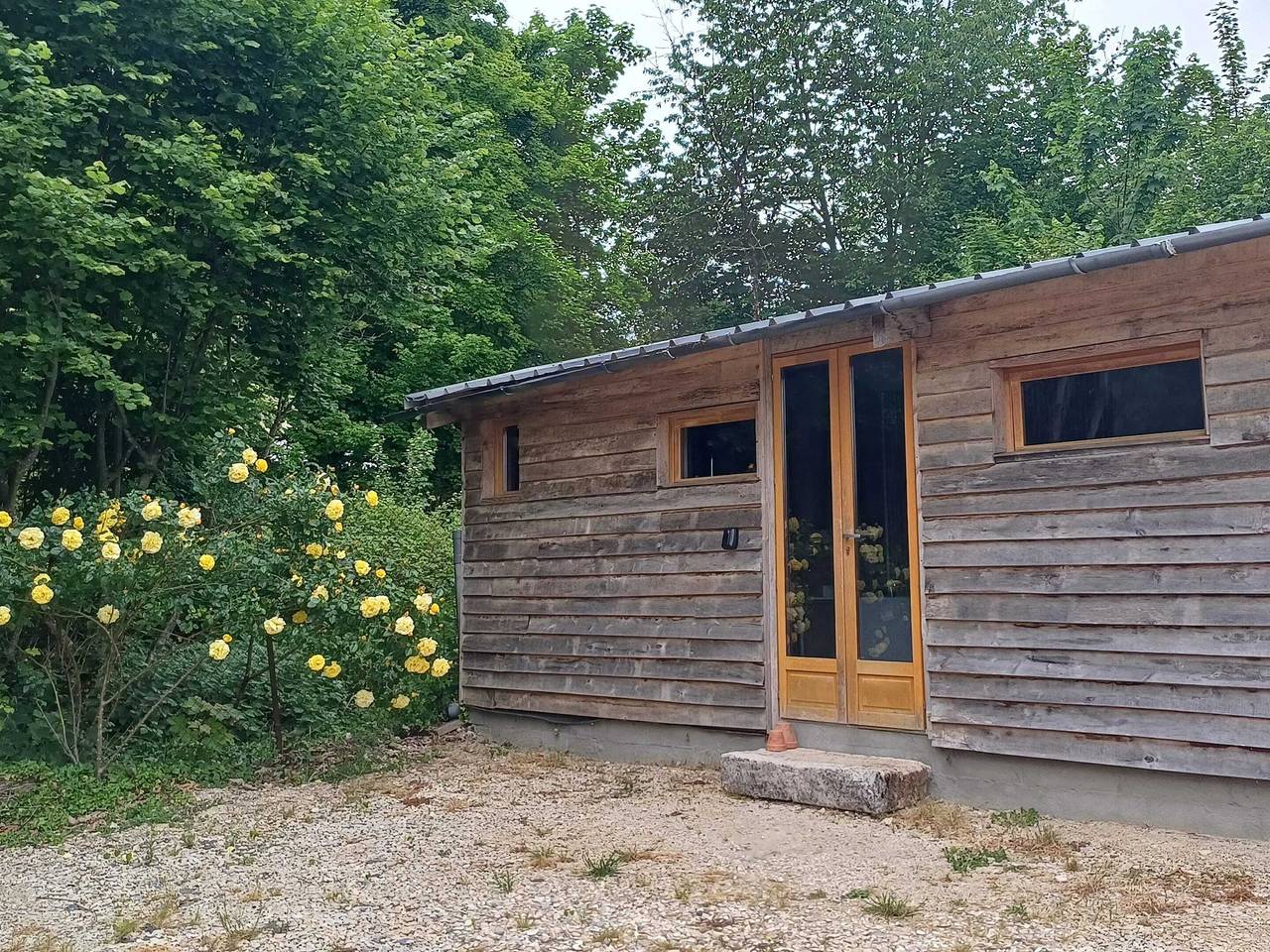 Chalet avec bain à remous à Saint-Loup-Terrier in Ardennes