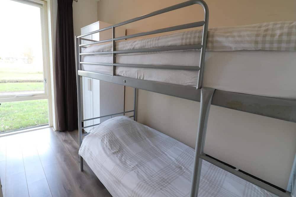 Vakantiehuis Workum met Zwembad en Haven in Workum, IJsselmeer
