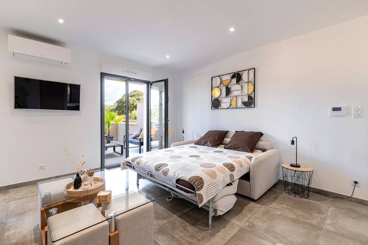 Gîte pour 2 personnes, avec terrasse dans Plage d'Agosta - 4