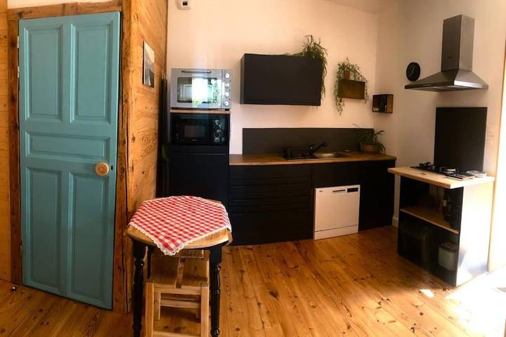 Gîte pour 2 personnes, avec jardin et vue, animaux acceptés à Rencurel - 4