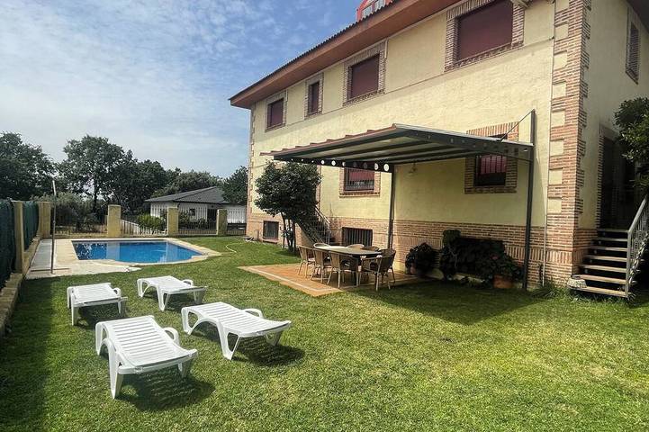 Ferienhaus für 12 Personen, mit Balkon und Garten - 1