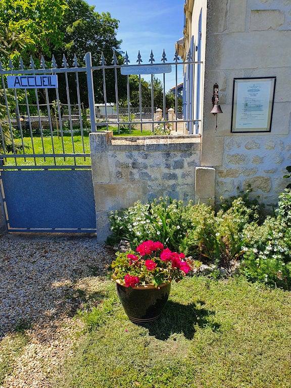 Chambre d’hôte pour 3 personnes, avec piscine et jardin en Charente-Maritime - 3