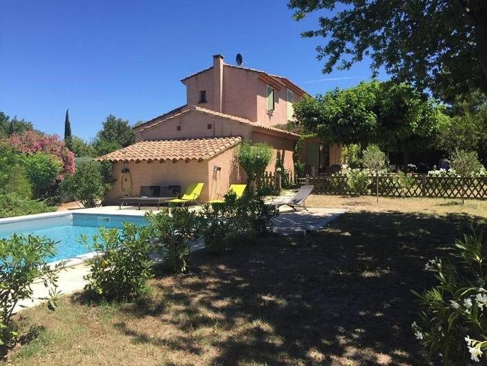 Casa de vacaciones para 10 personas, con terraza además de piscina y jardín - 1