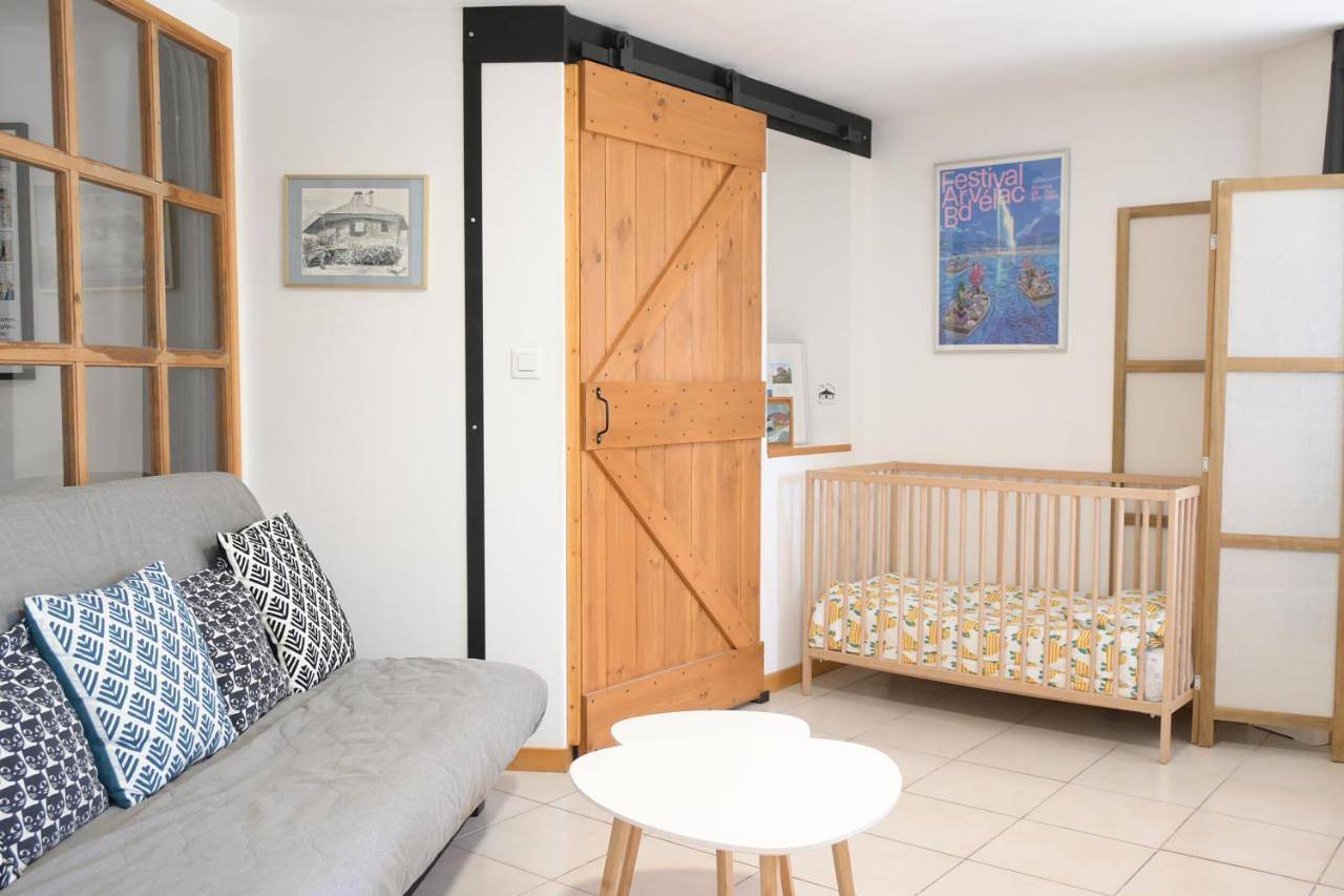 Appartement entier, Le Nid du Chat Noir - Gîte La Maison Alvéole in Sciez, Région de Thonon-les-Bains