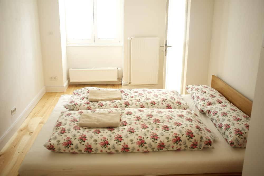 Ganze Wohnung, Central, familienfreundlich, leise, ausgestattet mit geschmack- Bisazza-Mosaik, real Eiche in Moabit Berlin, Berlin