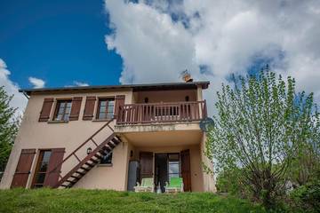 Gîte pour 6 personnes, avec jardin et balcon à Saint-Germain-les-Belles