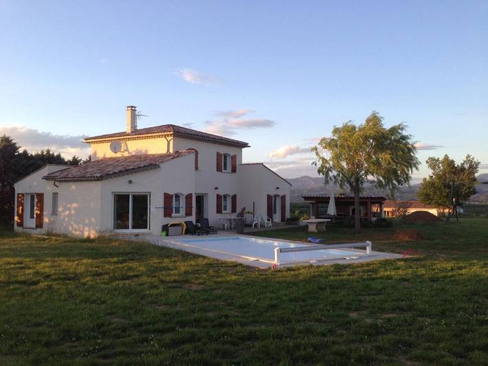 Gîte pour 2 personnes, avec Terrasse et Jardin ainsi que Piscine et Vue à Mison
